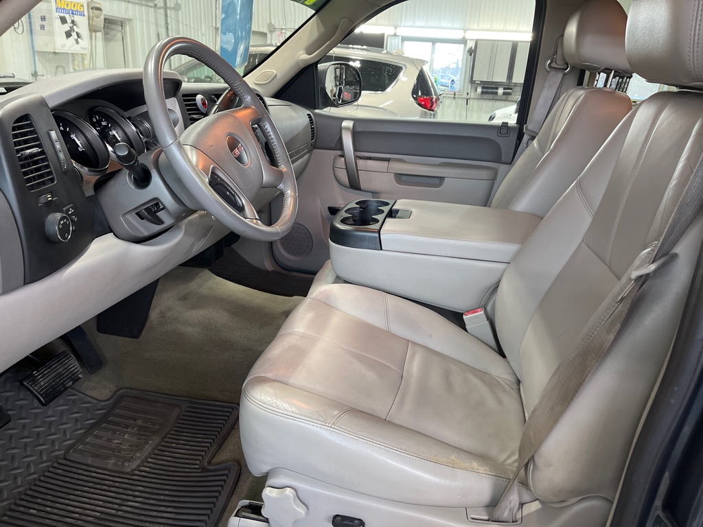 Additional photo of vehicle.