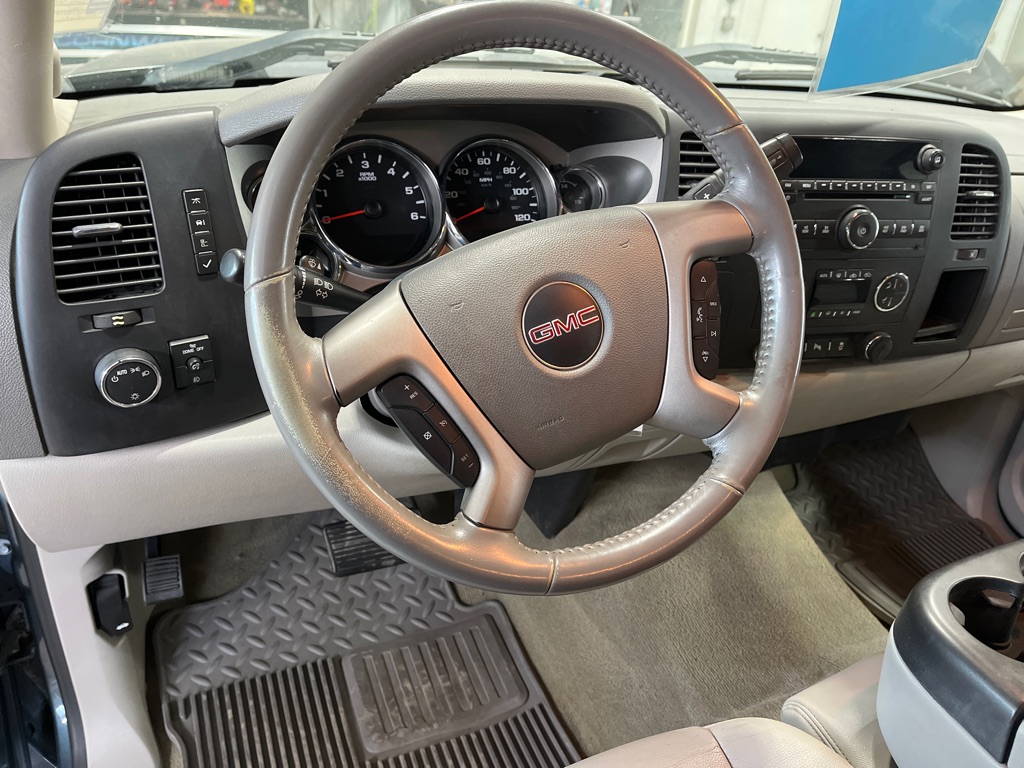 Additional photo of vehicle.