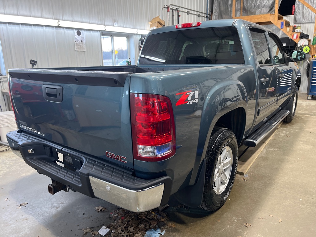 Additional photo of vehicle.