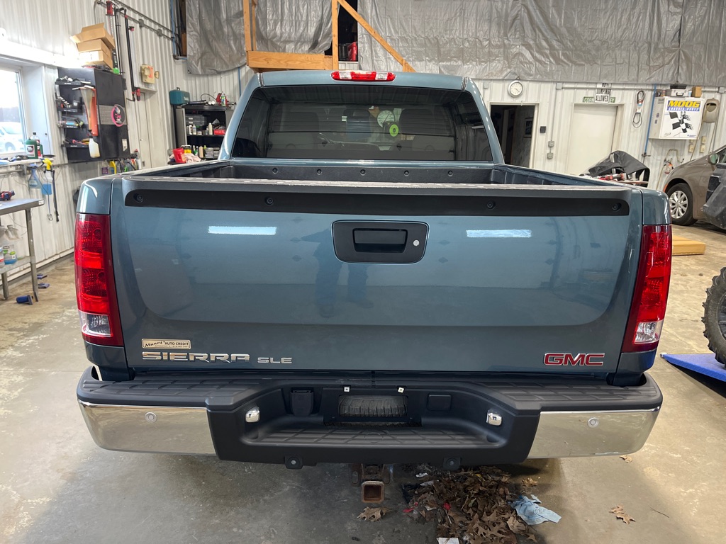 Additional photo of vehicle.