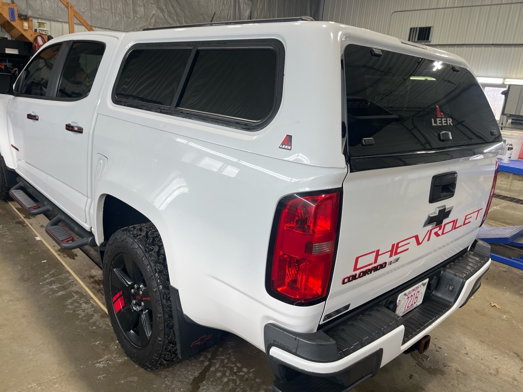 Additional photo of vehicle.