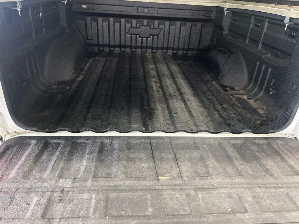 Additional photo of vehicle.