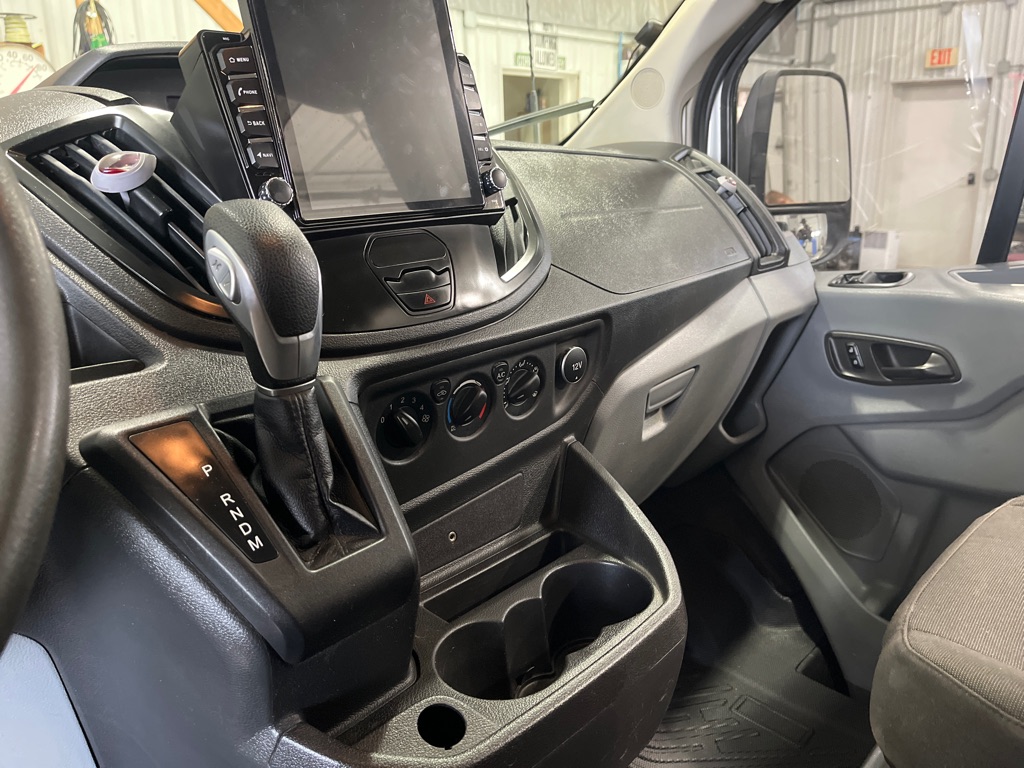 2017 Ford Transit Wagon XLT - Photo 16