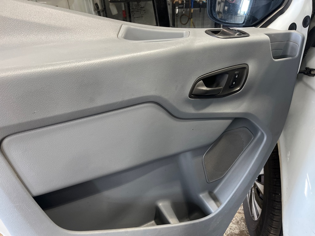 2017 Ford Transit Wagon XLT - Photo 12
