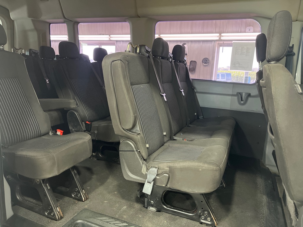 2017 Ford Transit Wagon XLT - Photo 9