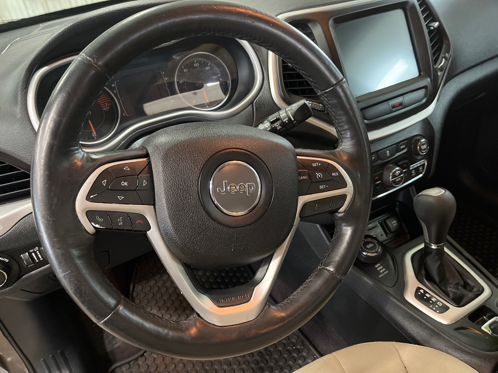 2016 Jeep Cherokee Latitude - Photo 11