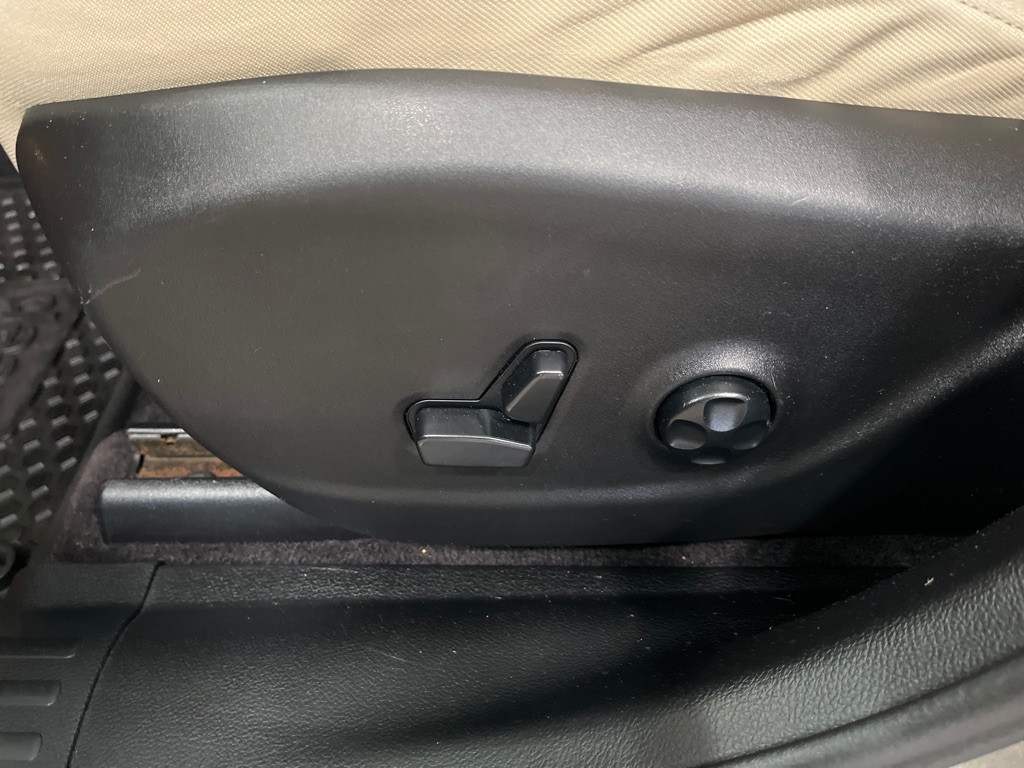 2016 Jeep Cherokee Latitude - Photo 10