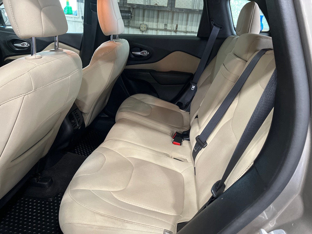 2016 Jeep Cherokee Latitude - Photo 7