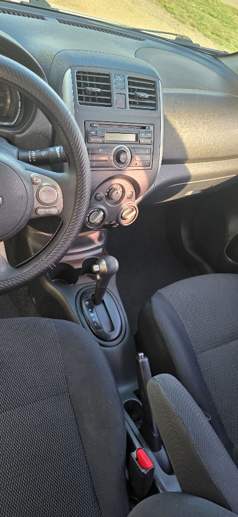 Photo 10 of this NISSAN VERSA