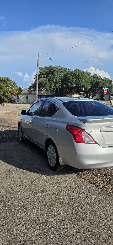Photo 7 of this NISSAN VERSA