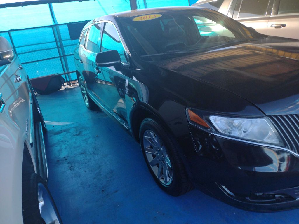 Photo 2 of this LINCOLN MKT