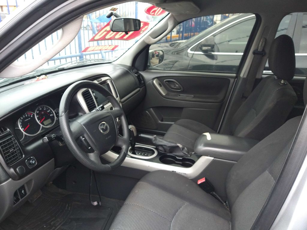 Photo 4 of this MAZDA TRIBUTE (REBUIL