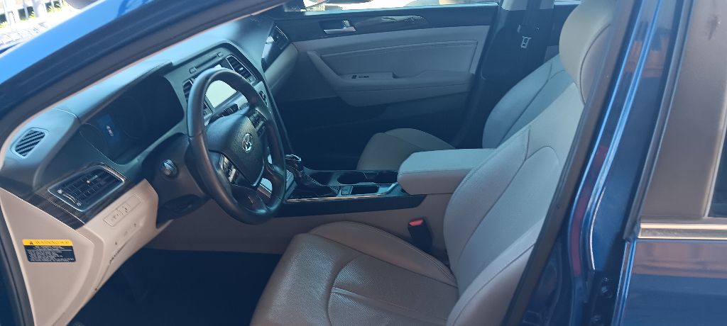 Photo 5 of this HYUNDAI SONATA