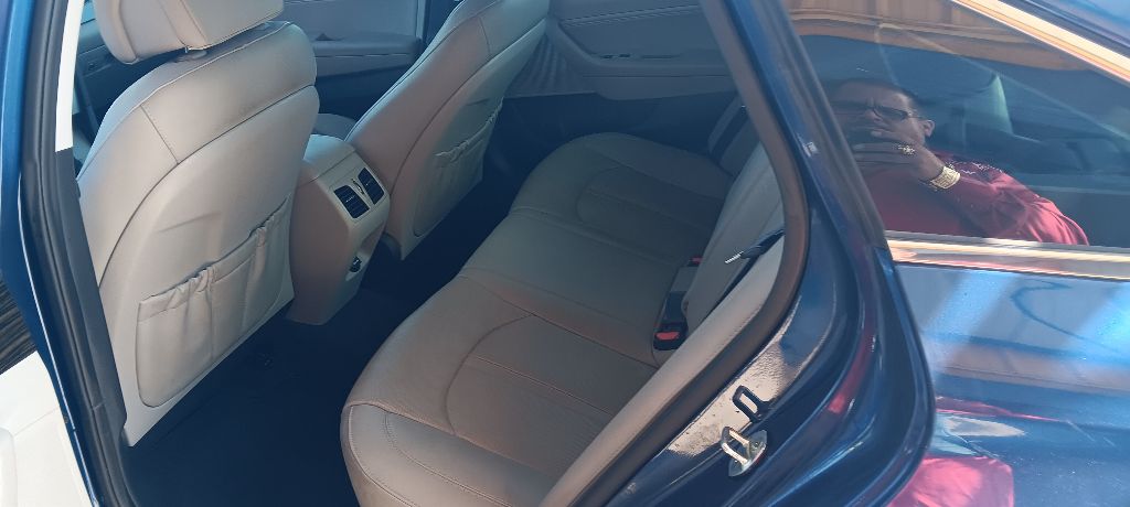 Photo 6 of this HYUNDAI SONATA