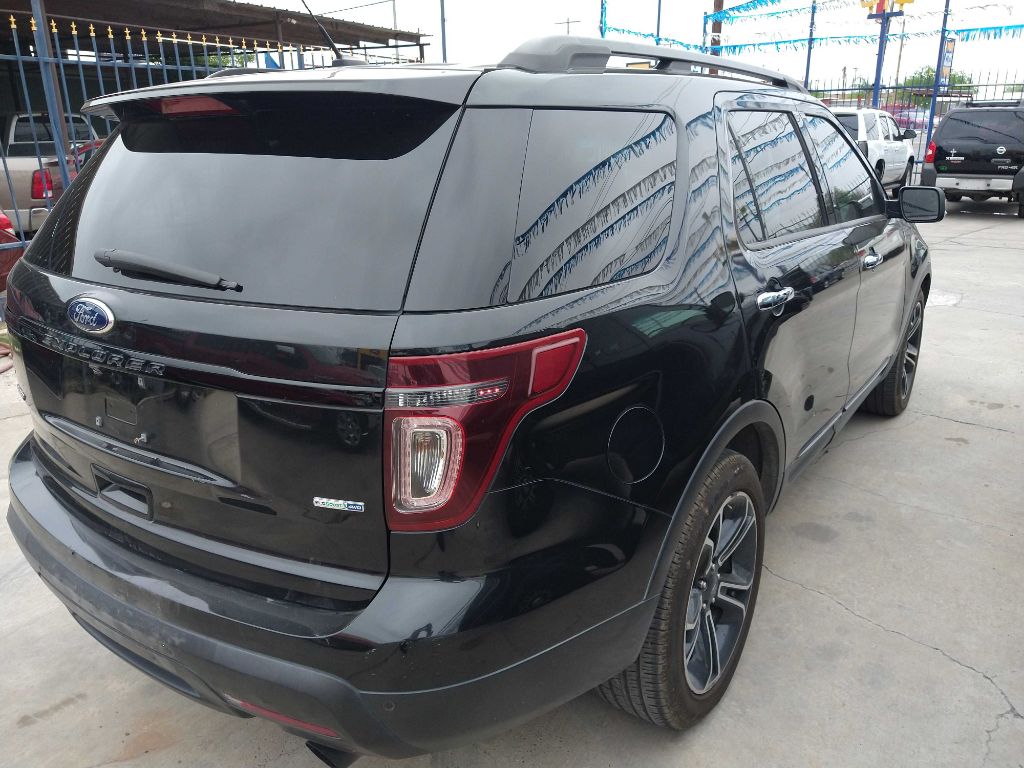 Photo 4 of this FORD EXPLORER