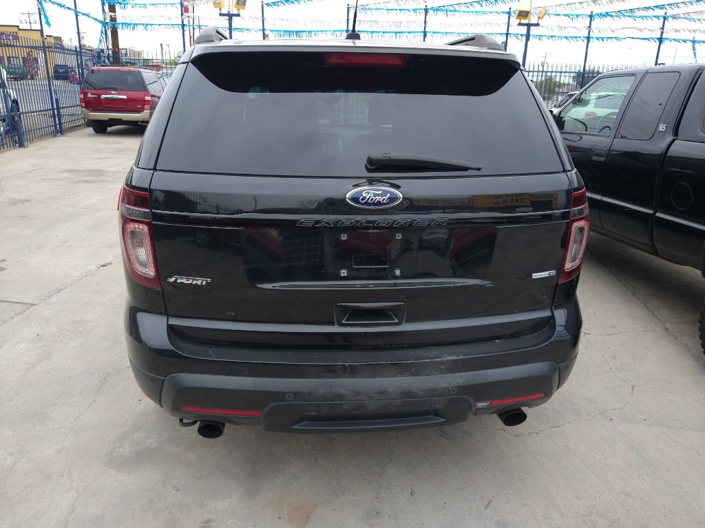 Photo 6 of this FORD EXPLORER