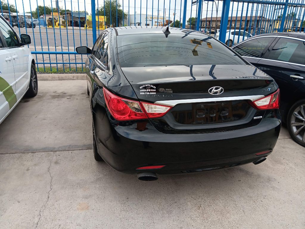 Photo 3 of this HYUNDAI SONATA