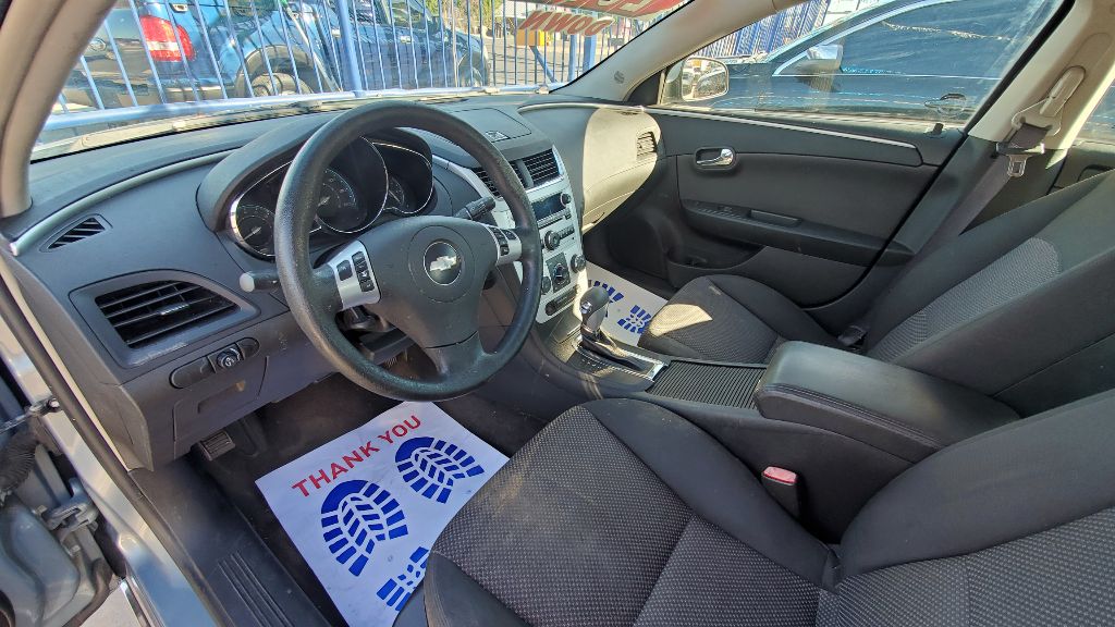Photo 2 of this CHEVROLET MALIBU