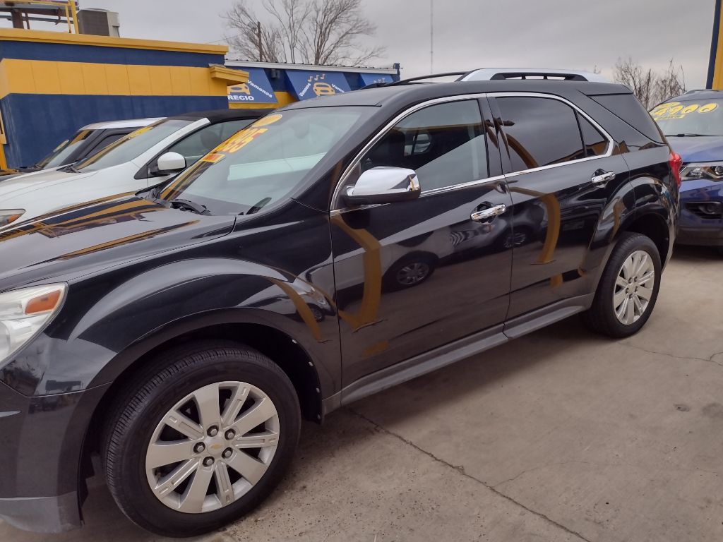 Photo 2 of this CHEVROLET EQUINOX