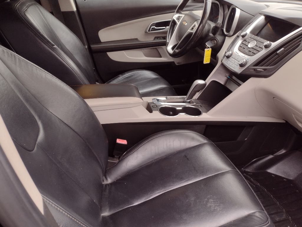 Photo 4 of this CHEVROLET EQUINOX