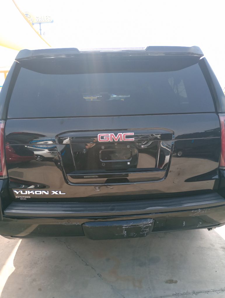 Photo 5 of this GMC YUKON XL