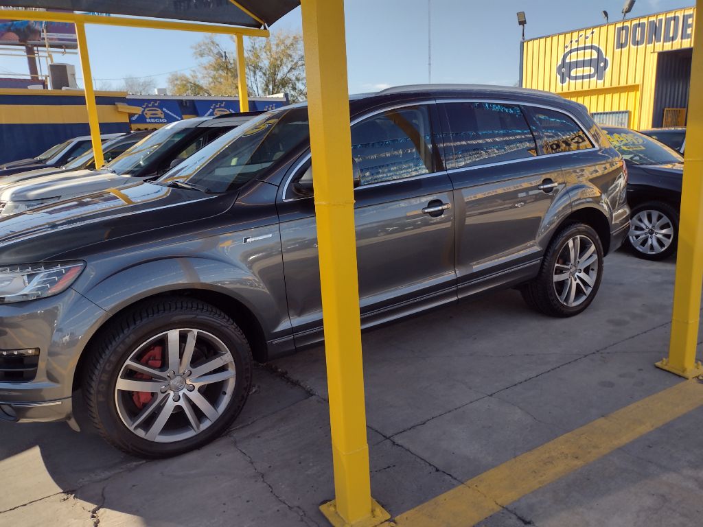 Photo 3 of this AUDI Q7