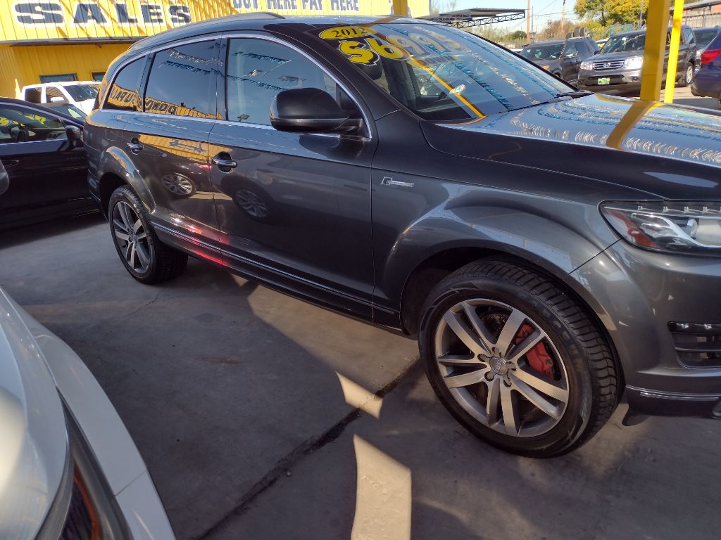 Photo 2 of this AUDI Q7