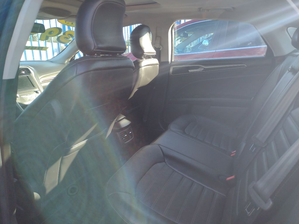 Photo 6 of this FORD FUSION
