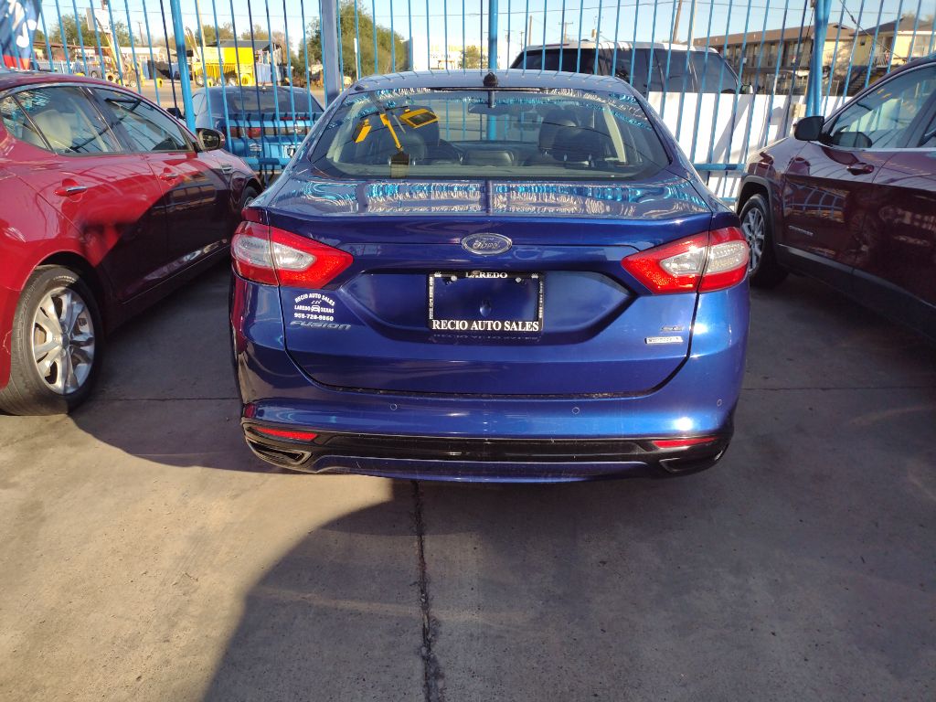 Photo 4 of this FORD FUSION