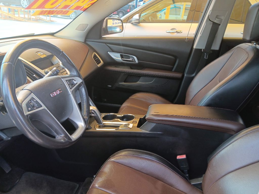 Photo 2 of this GMC TERRAIN