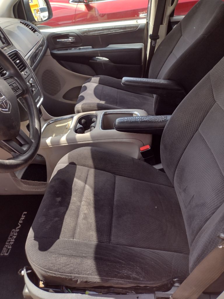 Photo 5 of this DODGE GRAND CARAVAN