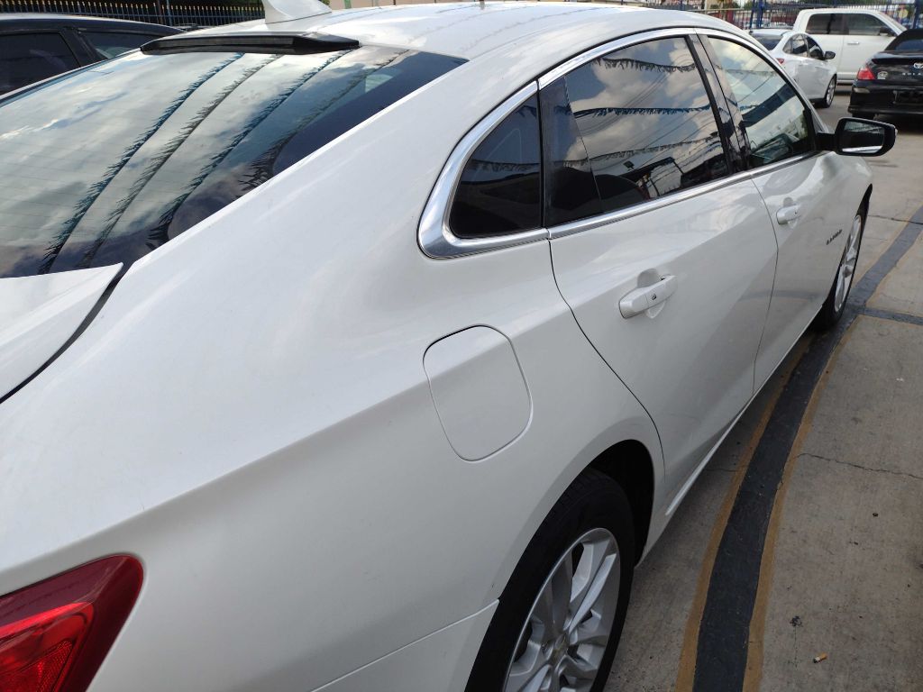 Photo 4 of this CHEVROLET MALIBU