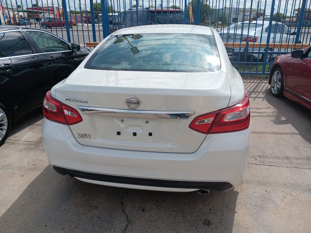 Photo 4 of this NISSAN ALTIMA