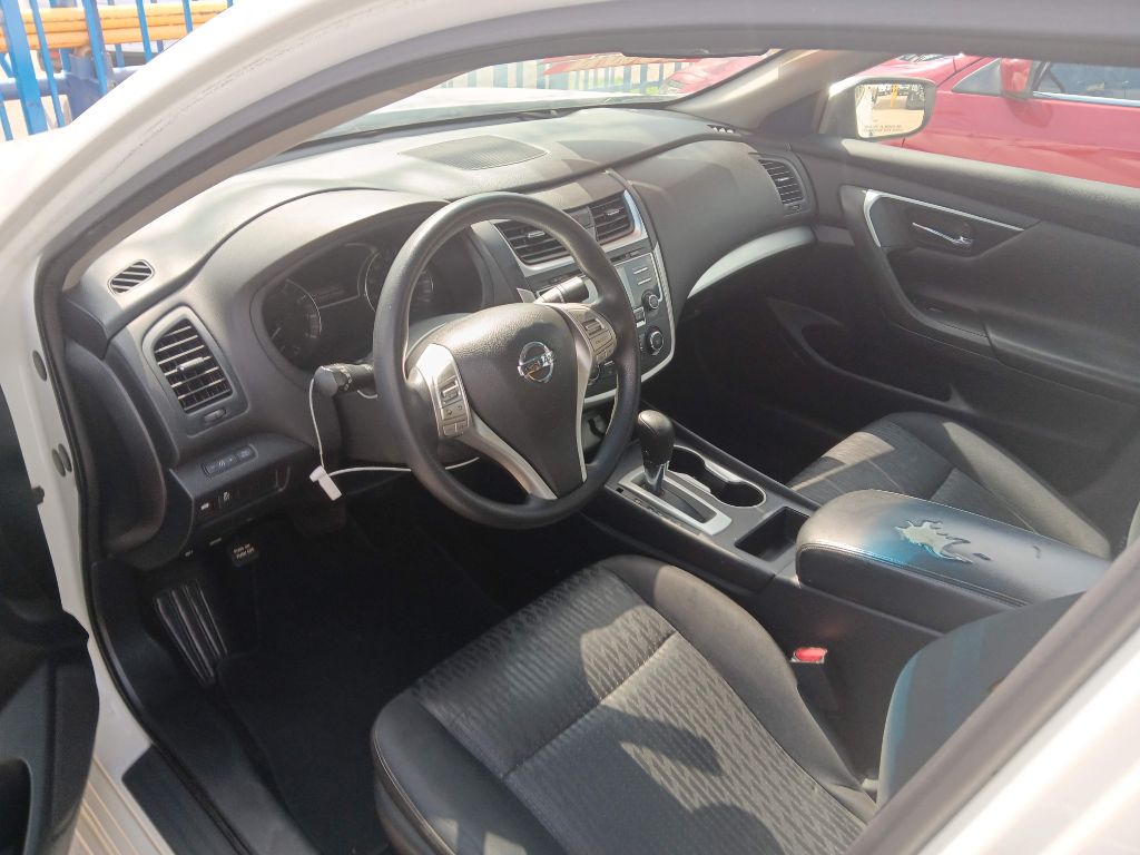 Photo 2 of this NISSAN ALTIMA