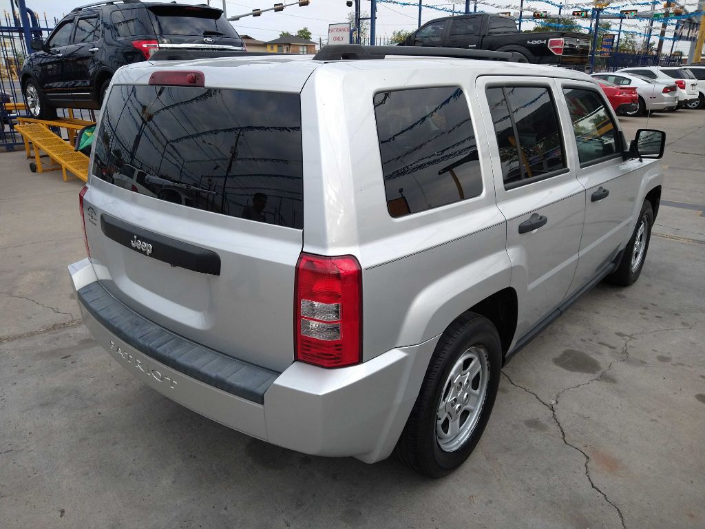 Photo 7 of this JEEP PATRIOT
