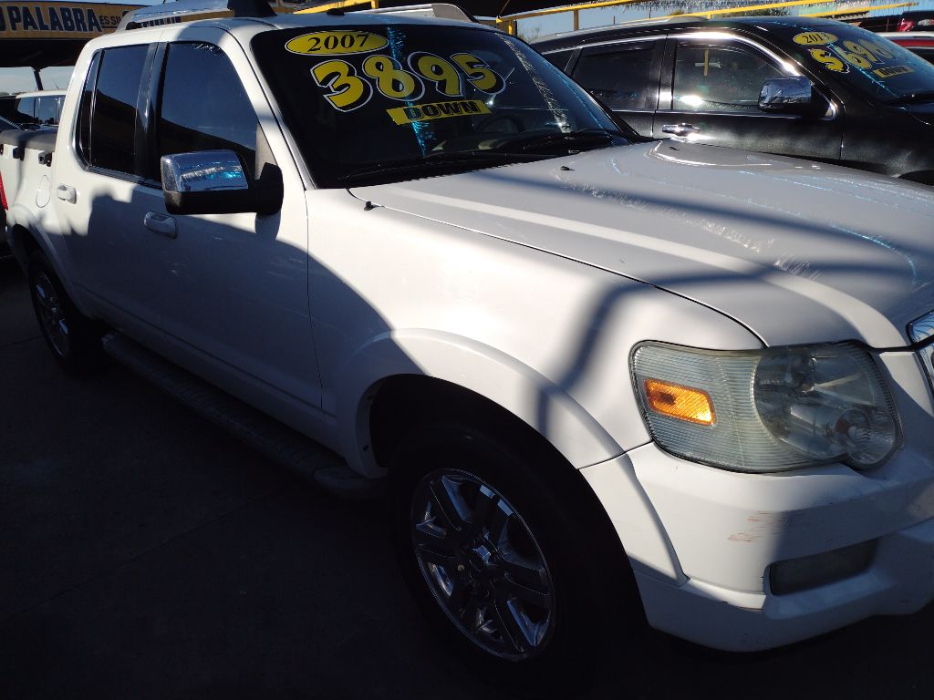 Photo 3 of this FORD EXPLORER SPORT