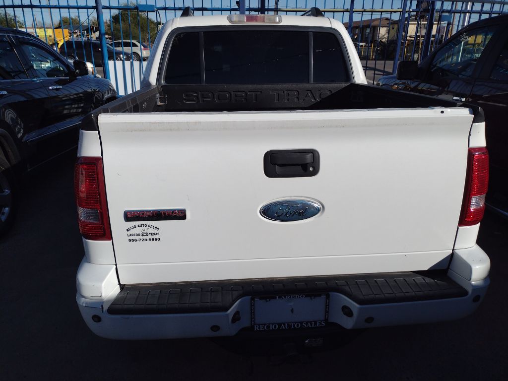 Photo 4 of this FORD EXPLORER SPORT