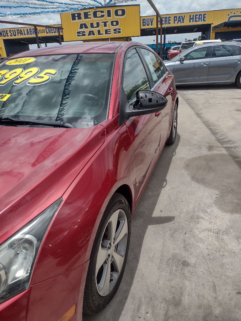 Photo 2 of this CHEVROLET CRUZE