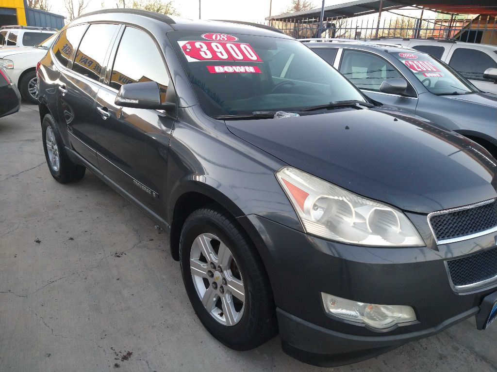 Photo 2 of this CHEVROLET TRAVERSE