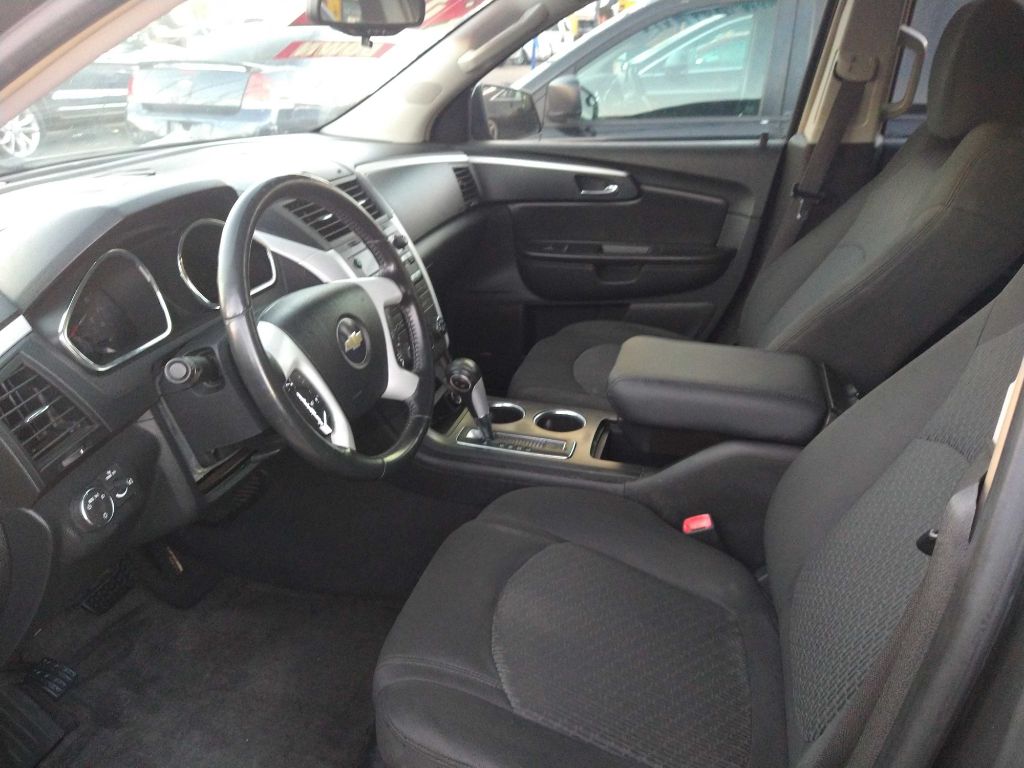 Photo 8 of this CHEVROLET TRAVERSE