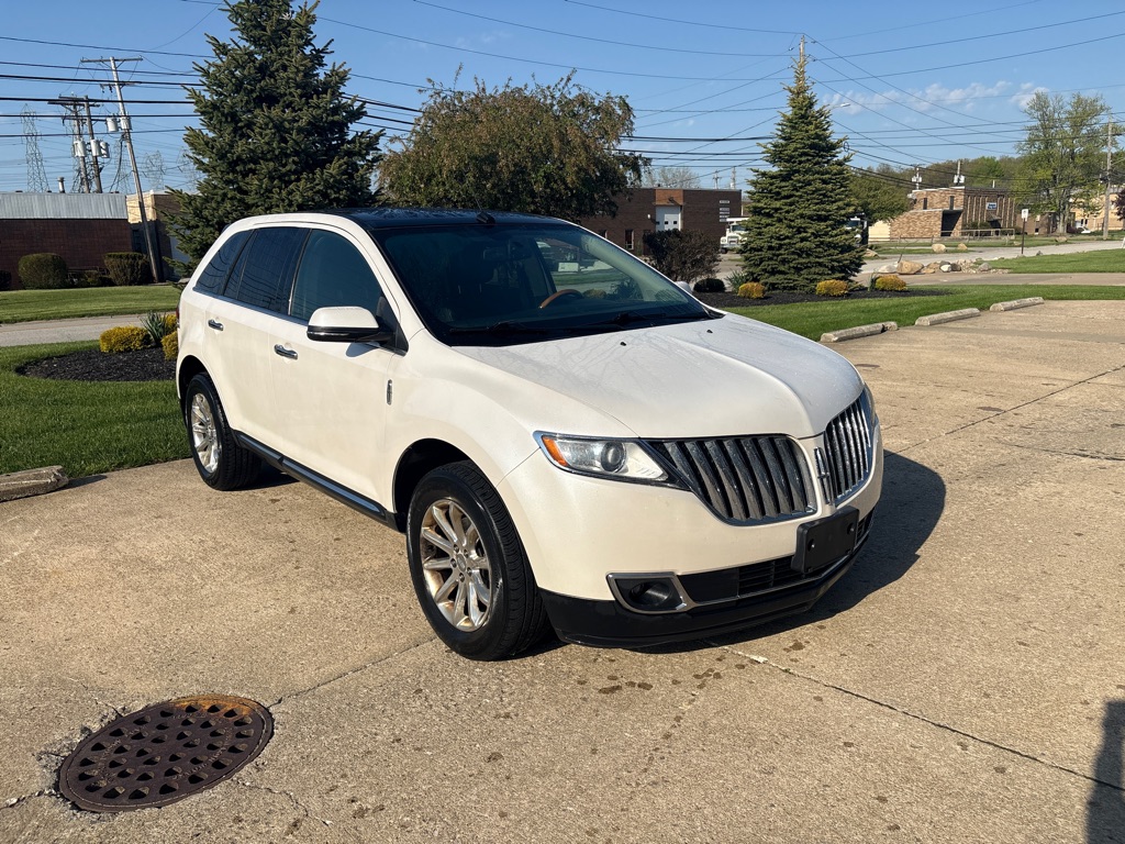 White 2013 Lincoln MKX AWD SUV / Crossover All-Wheel Drive Automatic