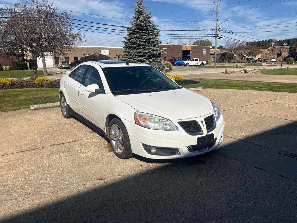 White 2010 Pontiac G6 Sedan Front-Wheel Drive Automatic