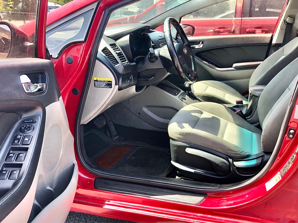 Photo 8 of this KIA FORTE