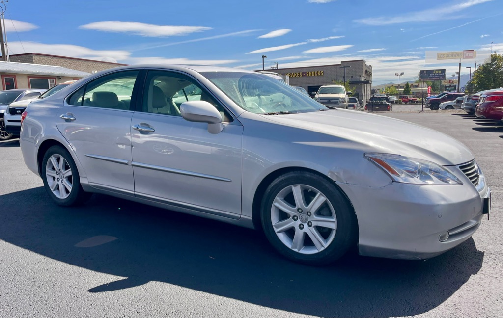Photo 2 of this LEXUS ES 350