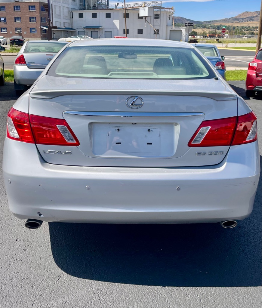 Photo 3 of this LEXUS ES 350