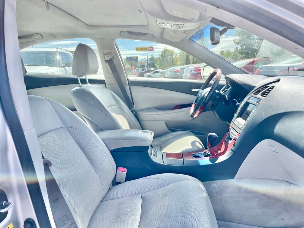Photo 8 of this LEXUS ES 350