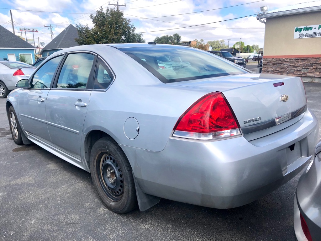 Photo 3 of this CHEVROLET IMPALA