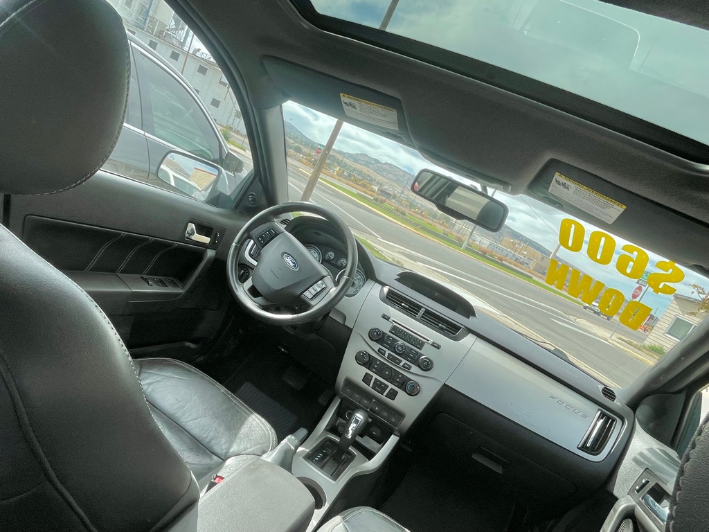 Photo 6 of this FORD FOCUS