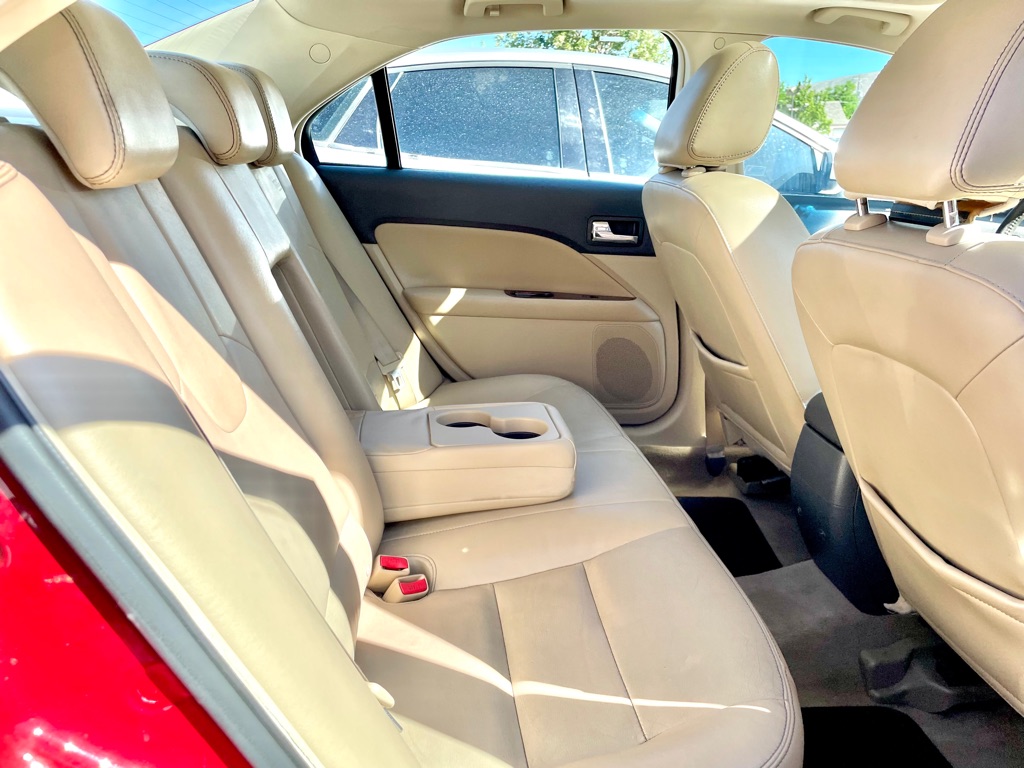 Photo 7 of this FORD FUSION
