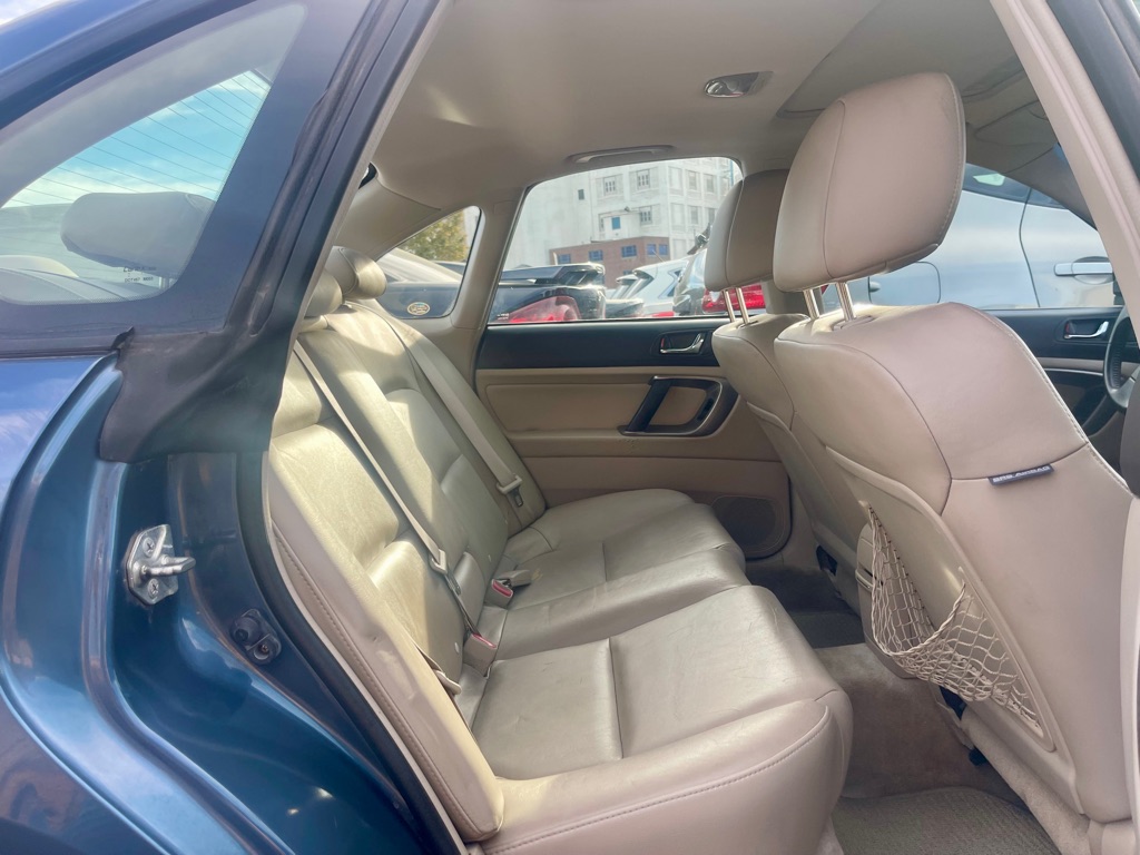 Photo 4 of this SUBARU LEGACY